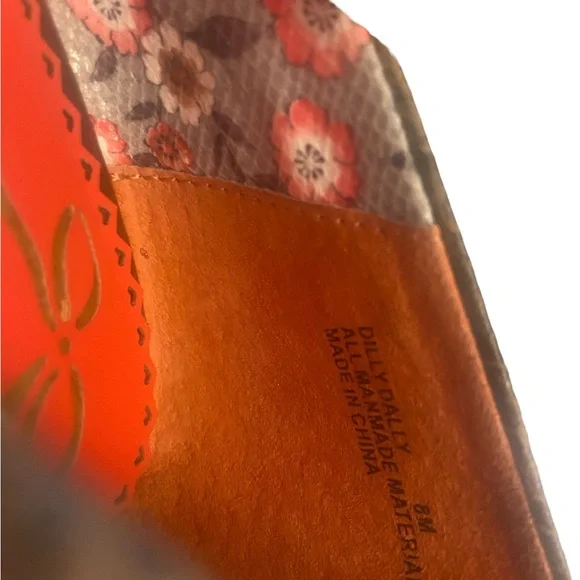 Poetic License Irregular Choice Leather Lizard 3 1/2 inch High Heel Pump. Size 8 - Picture 8 of 9